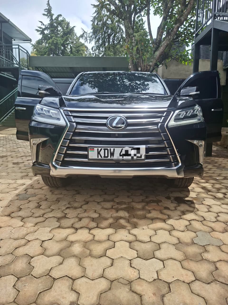 Lexus  view 2