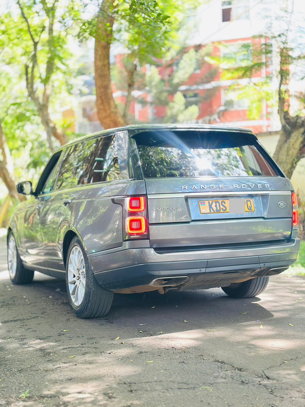 Range Rover view 5