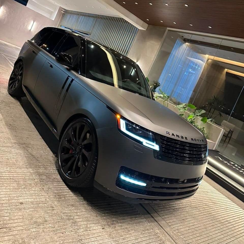 Range Rover view 6